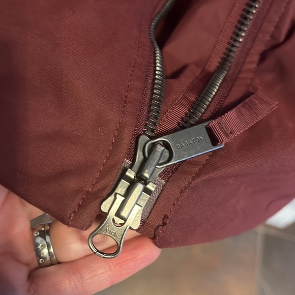 *SOLD* Aritzia Black Babaton Gillian Parka MINT Condition - Picture 5 of 14